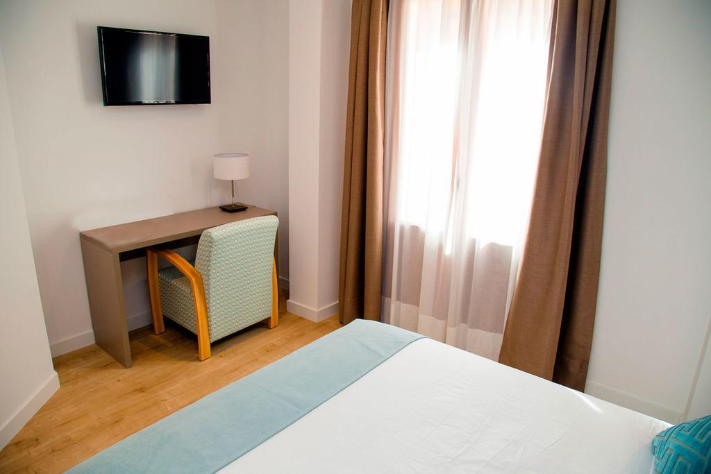 Hab Urban Hostel Segovia Room photo